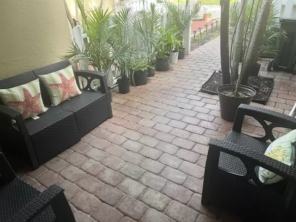 Greenacres, FL 33415,2102 N Maplewood Drive