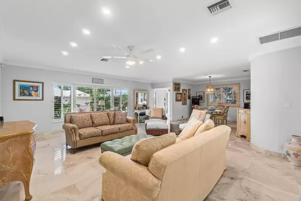 Boca Raton, FL 33486,996 SW Hickory TER
