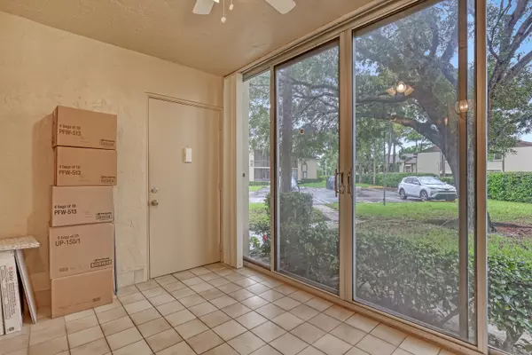 Greenacres, FL 33463,235 Pine Hov CIR A-1