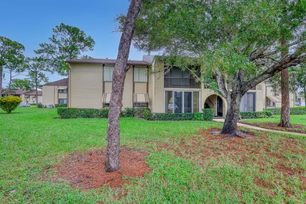 Greenacres, FL 33463,235 Pine Hov CIR A-1