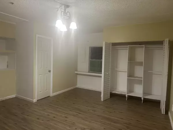 Port Saint Lucie, FL 34953,379 SW Jeanne AVE