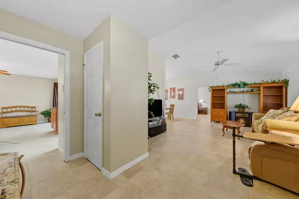 Vero Beach, FL 32960,1316 41st AVE