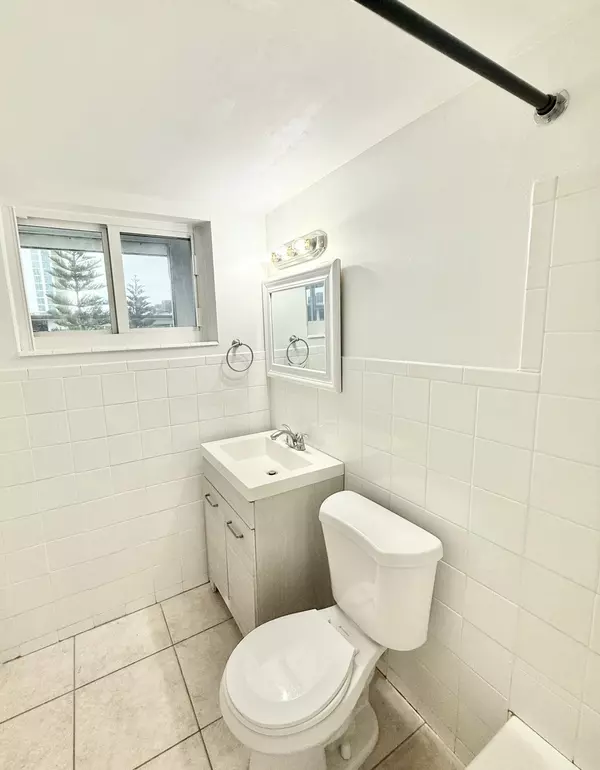 West Palm Beach, FL 33407,4500 N Flagler DR D23