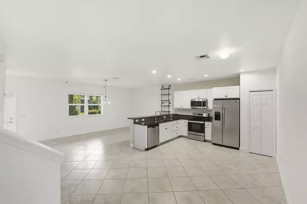 Port Saint Lucie, FL 34983,956 NE Trailside RUN