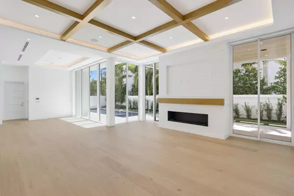 Delray Beach, FL 33444,320 Grove PL