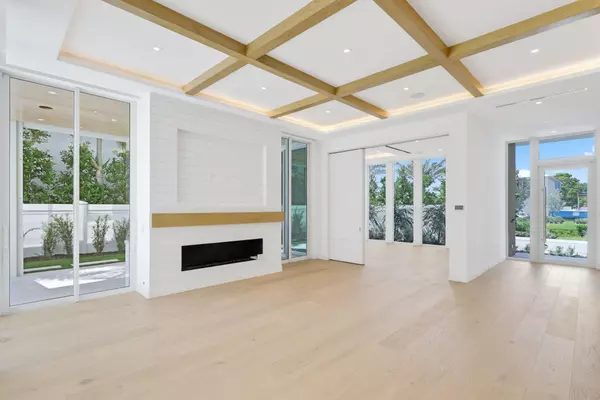 Delray Beach, FL 33444,320 Grove PL