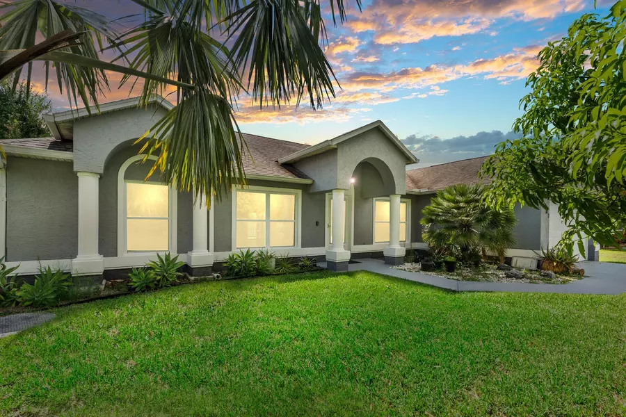 1901 SW Diamond ST, Port Saint Lucie, FL 34953