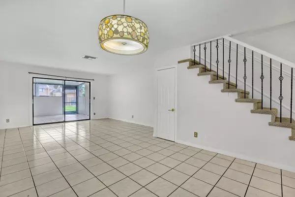 Royal Palm Beach, FL 33411,139 Sparrow DR 5a