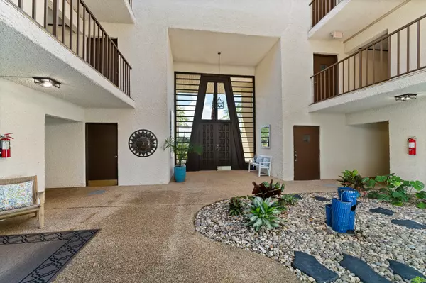 Stuart, FL 34996,1800 SE Saint Lucie BLVD 8-206