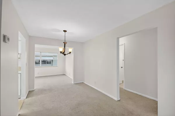 Boynton Beach, FL 33426,909 SW 5th CT