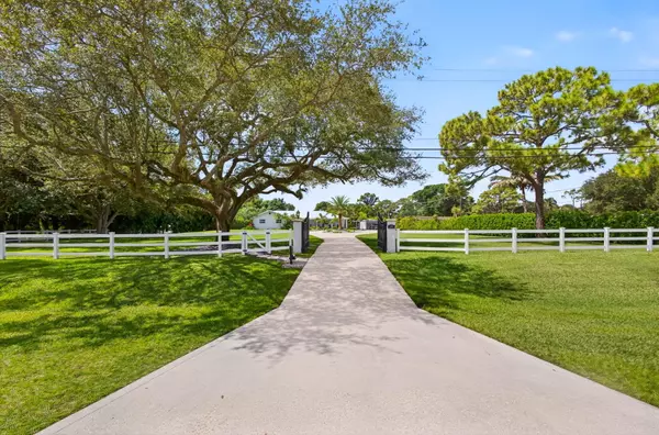 Palm Beach Gardens, FL 33418,4628 Square Lake DR