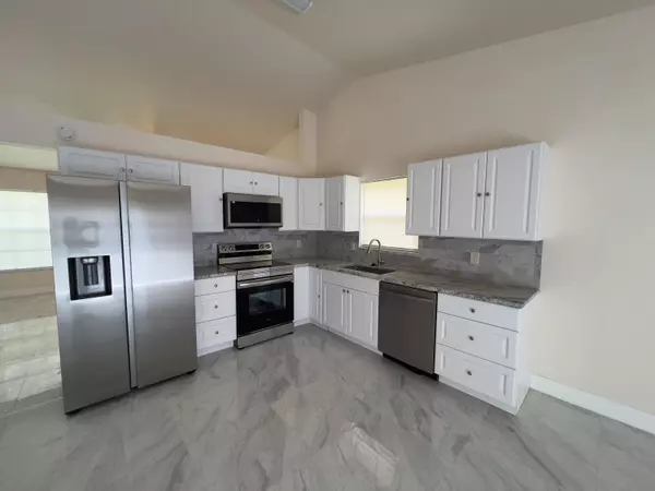 Lake Worth, FL 33467,7926 Burlwood LN