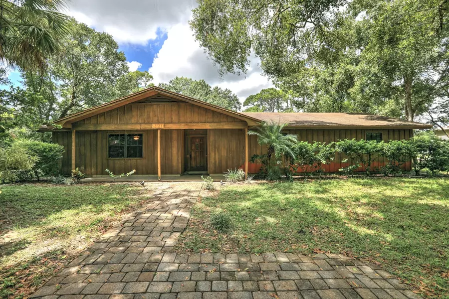 8211 93rd AVE, Vero Beach, FL 32967