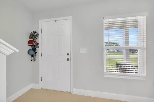 Port Saint Lucie, FL 34986,6282 NW Gisela ST