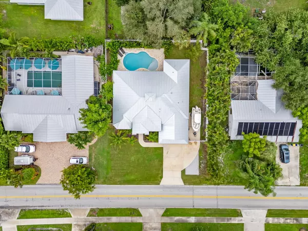 Stuart, FL 34997,5139 SE Horseshoe Point RD