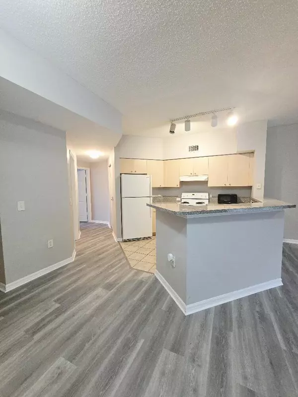 Royal Palm Beach, FL 33411,280 N Crestwood CIR 206