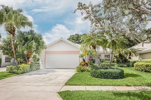 8593 Wakefield DR, Palm Beach Gardens, FL 33410