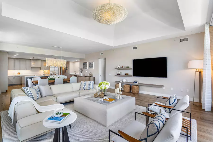 180 Lake DR 2201, Palm Beach Shores, FL 33404