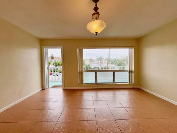 Pompano Beach, FL 33062,3212 NE 7th PL 17