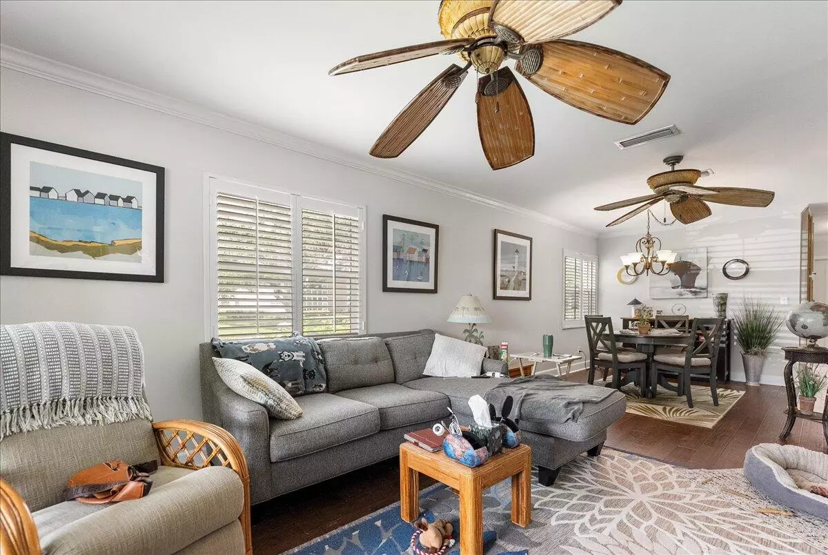 Vero Beach, FL 32962,18 Vista Palm LN 101