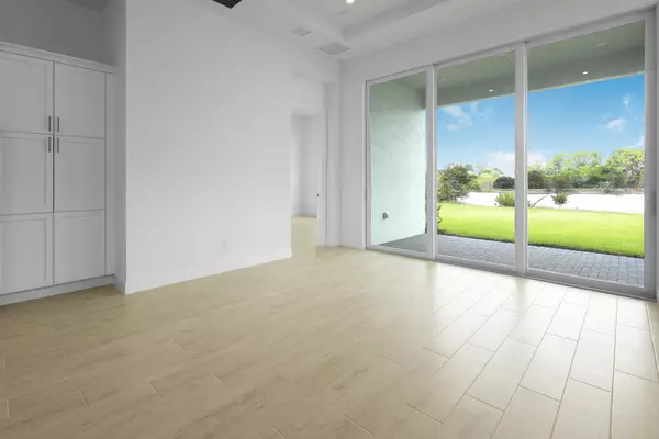 Port Saint Lucie, FL 34952,213 SE Via Sangro