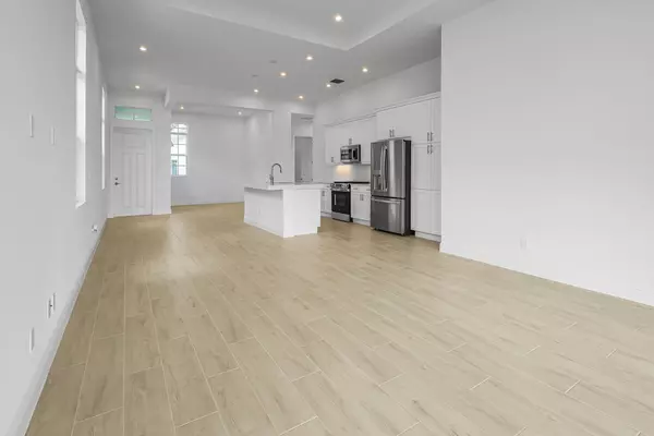 Port Saint Lucie, FL 34952,213 SE Via Sangro