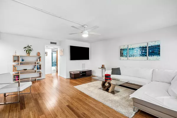 Boca Raton, FL 33433,5651 Camino Del Sol 102