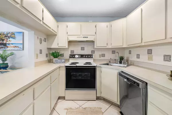 Greenacres, FL 33415,826 Sky Pine WAY G2