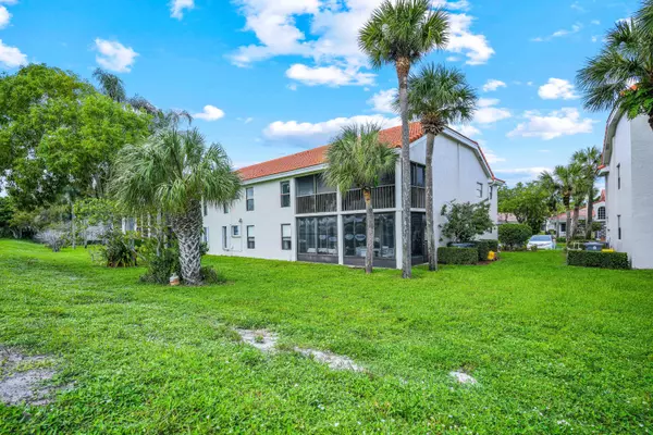 Boca Raton, FL 33498,10910 Lakemore LN 201