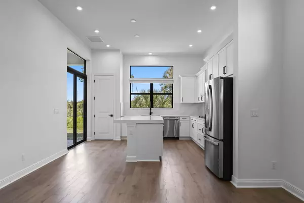 Port Saint Lucie, FL 34952,419 SE Via Sangro