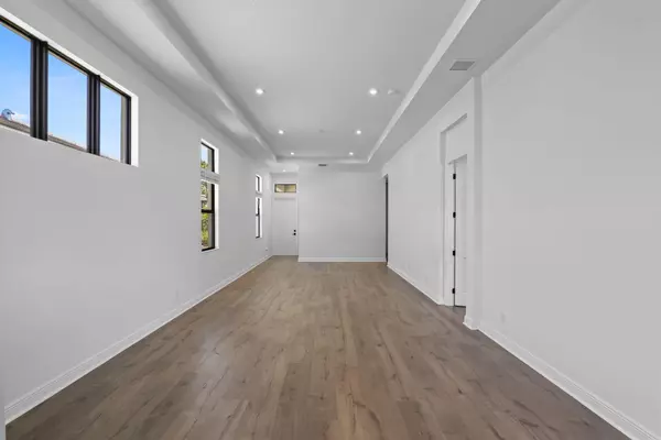 Port Saint Lucie, FL 34952,419 SE Via Sangro