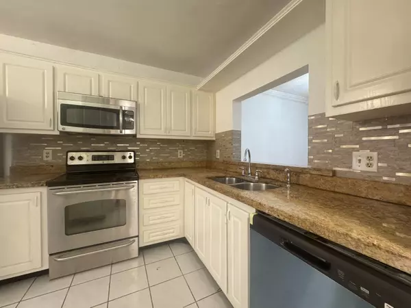 Delray Beach, FL 33445,2018 SW 29th CT 6-B-2