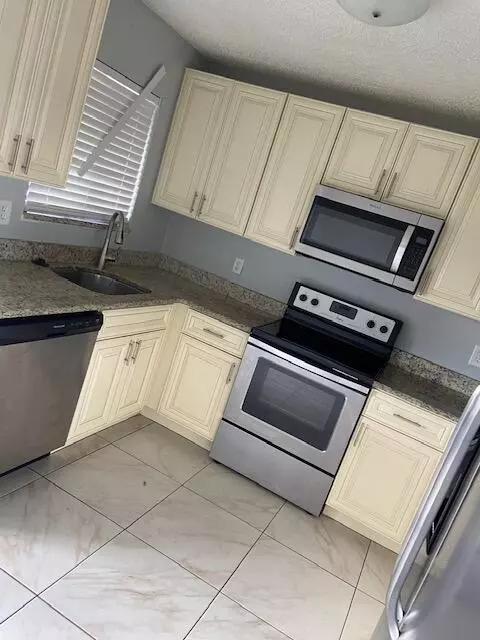 578 SW Sara BLVD, Port Saint Lucie, FL 34953