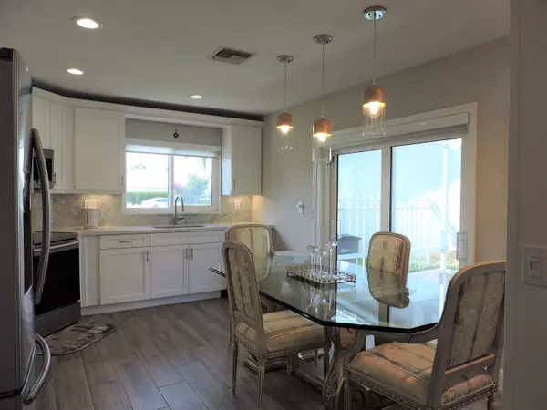 Boca Raton, FL 33498,21221 Sawmill CT