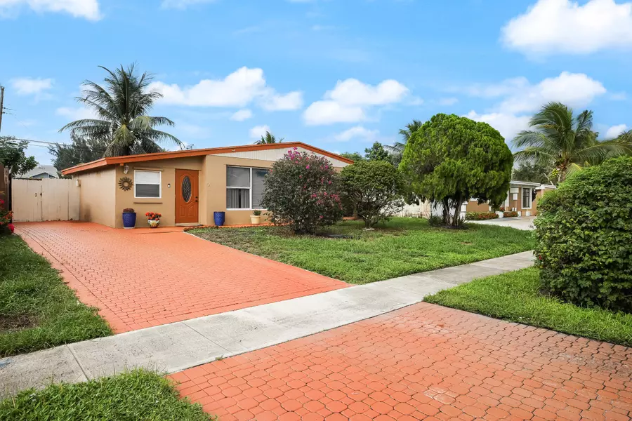 577 Tallulah RD, Lake Worth, FL 33462