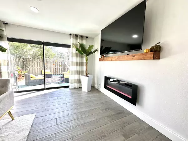 Hutchinson Island, FL 34949,4225 N Highway A1a 17