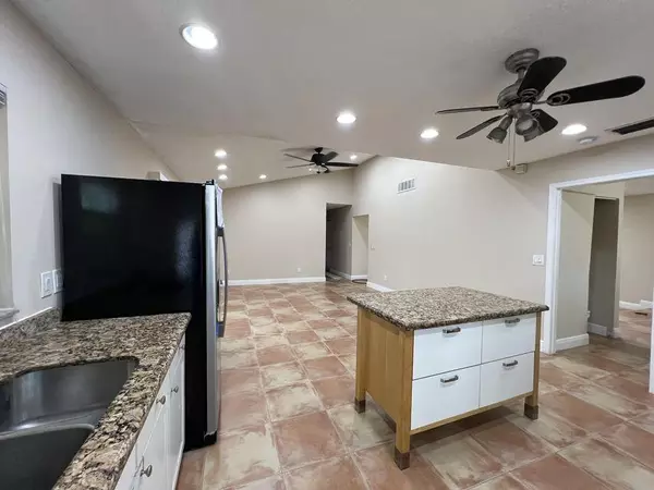 Lake Worth, FL 33467,5170 2nd RD