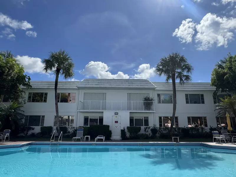 400 S Cypress RD 406, Pompano Beach, FL 33060