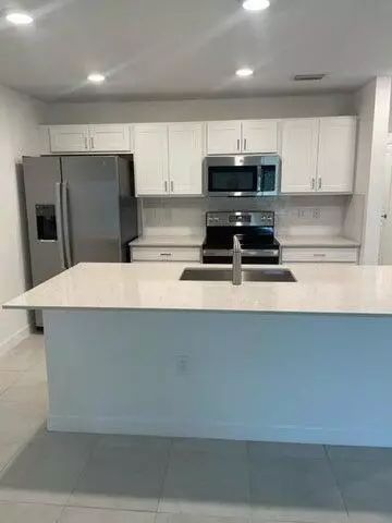 Lake Worth, FL 33467,6737 Broadwater LN