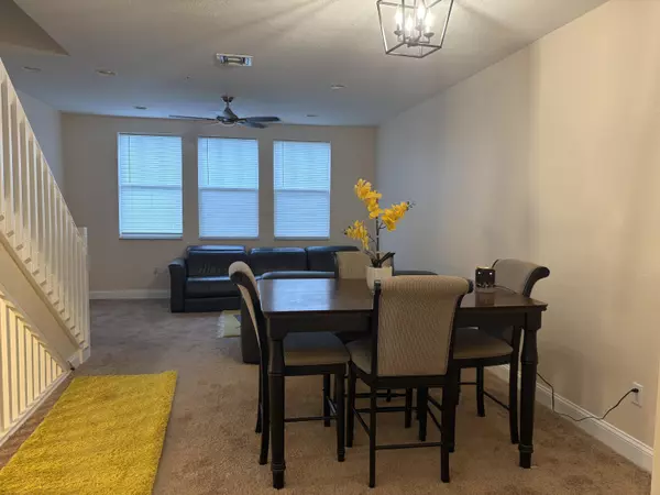 West Palm Beach, FL 33401,833 Millbrae CT 4