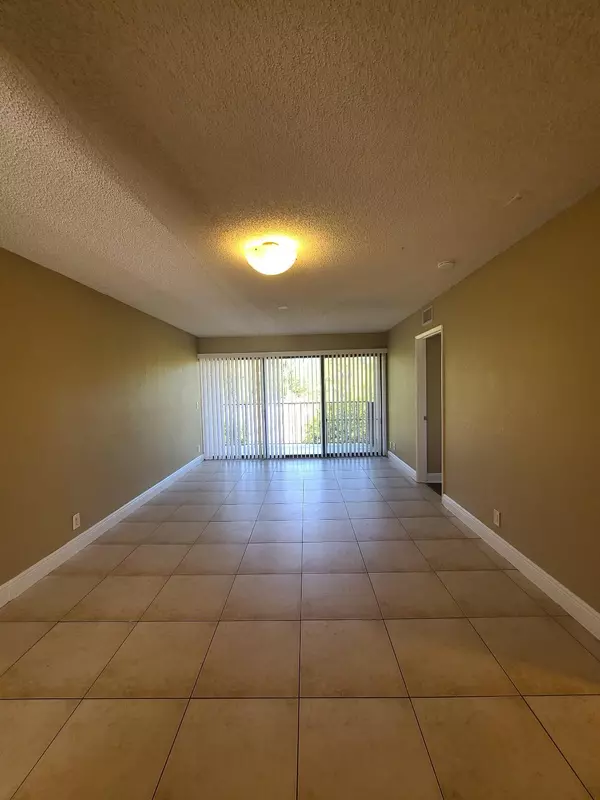 1601 Balfour Point DR G, West Palm Beach, FL 33411