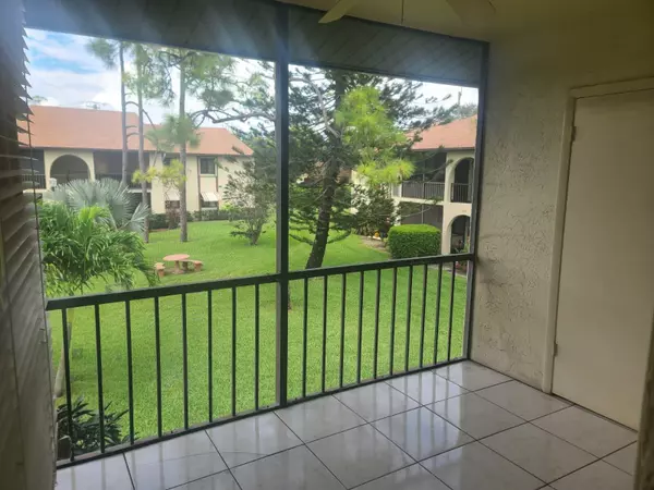 Greenacres, FL 33463,317 Knotty Pine CIR A-2