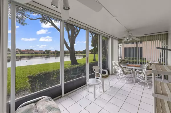 Boynton Beach, FL 33437,9975 Seacrest CIR 102