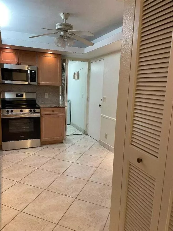 Boca Raton, FL 33487,6300 NW 2nd Ave. 305