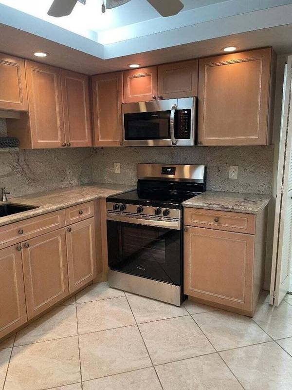 6300 NW 2nd Ave. 305, Boca Raton, FL 33487