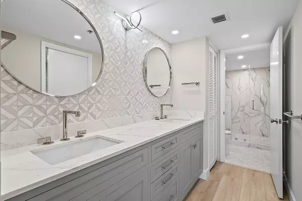 Jupiter, FL 33477,16910 Bay ST E204