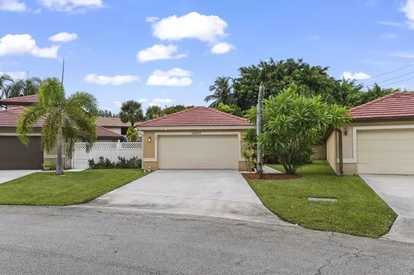 12207 Brisbane LN, Wellington, FL 33414