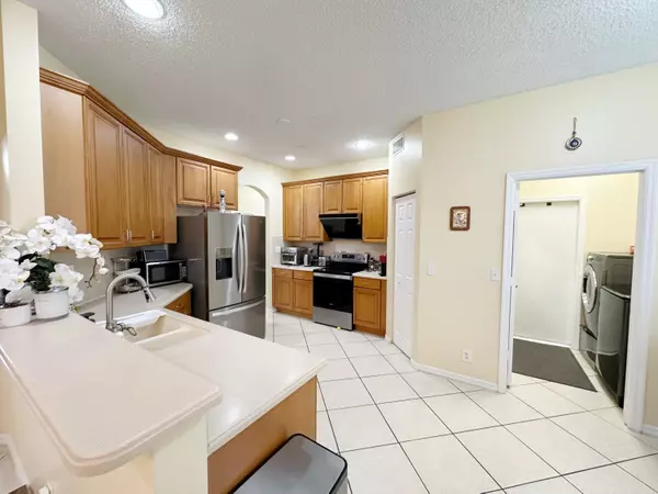 Coconut Creek, FL 33073,5152 Woodfield WAY