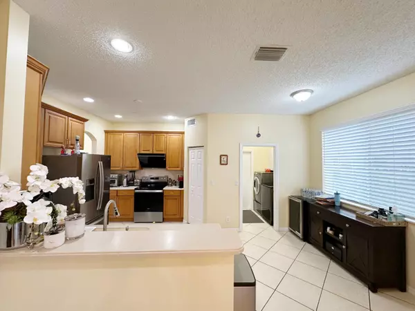 Coconut Creek, FL 33073,5152 Woodfield WAY