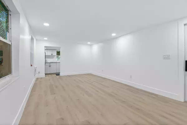 Delray Beach, FL 33444,107 SW 4th AVE